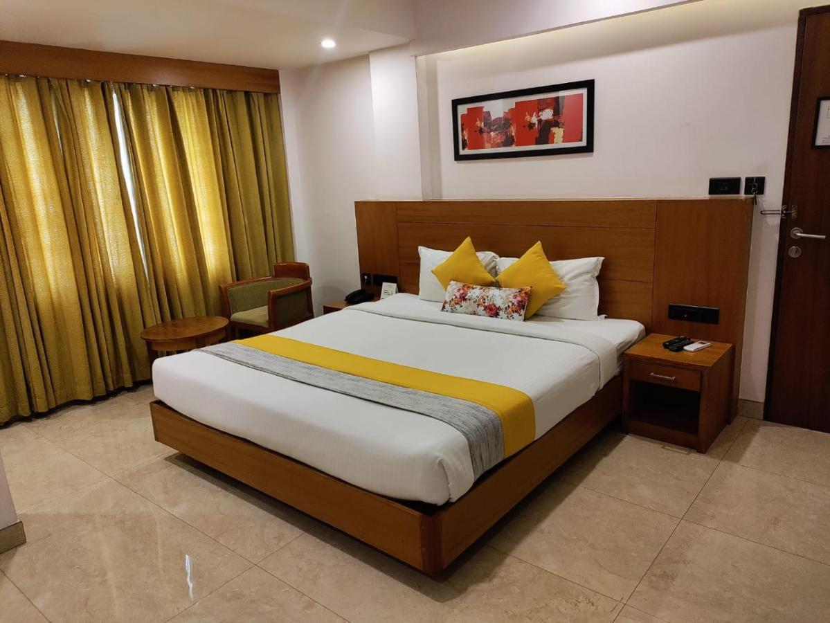 Hotel Park Residency Calicut Exteriör bild
